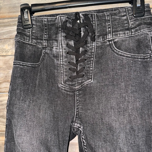 We The Free Curvy High Rise Lace Up Black Jeans
Size 26 - Picture 6 of 6